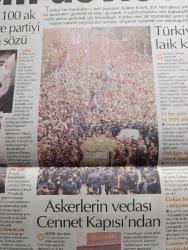 Hürriyet Gazetesi- Sadece 4 sayfadır içinden12 Kasım 2006 - Bülent Ecevit'i hem devlet hem halk uğurladı Fotoğrafı - Rahşan Ecevit aşkının ardından 8 kilometre yürüdü Fotoğrafı - imamın dili sürçtü duayı Rahşan Ecevit'e yolladı - 5 Cumhurbaşkanı mecliste bir arada - Rauf Denktaş Mehmet Ali Talat Kenan Evren Ahmet Necdet Sezer ve Süleyman Demirel Bülent Ecevit'in tabutunun başında buluştu Fotoğrafı - Rahşan Ecevit MHP Genel Başkanı Devlet Bahçeli'nin yüzüne bakmadı Fotoğrafı - Rahşan Ecevit 7. Cumhurbaşkanı Kenan Evren'e de bakmadı - Bülent Ecevit'in hayatını kurtaran FBI ajanı Bernard Johnson'dan başsağlığı mesajı - Bülent Ecevit'in cenaze töreninde Türkiye laiktir laik kalacak sloganları - zonguldak'tan gelen madenciler de cenazedeydi Fotoğrafı - Bülent Ecevit'e Karaoğlan ismini takan Şehzade Şahin de cenazedeydi Fotoğrafı - askerlerin Bülent Ecevit'e vedası Cennet kapısından - Azerbaycan devlet başkanı İlham Aliyev'den Çelenk - Recep Tayyip Erdoğan AKP 2. Olağan kongresinde Fotoğrafı