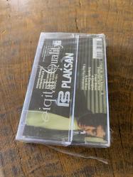 HAKAN ALTUN - YARALI BİR AŞKIN ÖYKÜSÜ - KASET (JELATİNİNDE)