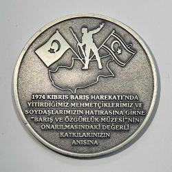 2001 TAI Türk Havacılık ve Uzay Sanayii 2001 Yılı Anısı Ve Kıbrıs Barış Harekatı Anısı Hatıra Madalyonu