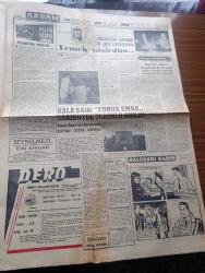 Akşam Gazetesi - Turkish Newspaper - 22 Mayıs 1961 - Adalet Partisi diğer partiler için solcu diyor - CMKP lideri Osman Bölükbaşı Adana'da husumet ve kin devrinin kapanması lüzumunu belirtti - Sağır ve dilsizler bir müsamere tertip ettiler Fotoğrafı - Batı Almanya'nın Türkiye yapacağı yardım 100 200 milyon mark arasında olacak - maça giderken kaza oldu 16 yaralı var Fotoğrafı - Karma komisyon bugün toplanıyor - örfi idare 3 ay uzatılacak - arabacılar Dün Kongo yapamadı - harp okulu yürüyüşü törenle kutlandı - bergama'da 2000 yıllık yeraltı yolları bulundu fotoğraf - Devlet bakanı Fahri Özdilek kaza geçirdi - halk şairi Yunus Emre şarköy'de törenle anıldı Fotoğrafı - sağdunun üstünlüğü yazan Müşerref Hekimoğlu - İstanbul'da bugün bu gece sinema programı - Haydarpaşa lisesi konseri - Kont Senlibenli karikatür - yurdumuzun tatil cennetleri Bursa - Aziz Nesin ile Osman Nuri Çerman protesto edildi - Galatasaray 2 Ankaragücü 1 Fotoğrafı - at yarışları - basketbolda Fransa'ya 60 - 45 yenildik