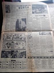 Akşam Gazetesi - Turkish Newspaper - 22 Mayıs 1961 - Adalet Partisi diğer partiler için solcu diyor - CMKP lideri Osman Bölükbaşı Adana'da husumet ve kin devrinin kapanması lüzumunu belirtti - Sağır ve dilsizler bir müsamere tertip ettiler Fotoğrafı - Batı Almanya'nın Türkiye yapacağı yardım 100 200 milyon mark arasında olacak - maça giderken kaza oldu 16 yaralı var Fotoğrafı - Karma komisyon bugün toplanıyor - örfi idare 3 ay uzatılacak - arabacılar Dün Kongo yapamadı - harp okulu yürüyüşü törenle kutlandı - bergama'da 2000 yıllık yeraltı yolları bulundu fotoğraf - Devlet bakanı Fahri Özdilek kaza geçirdi - halk şairi Yunus Emre şarköy'de törenle anıldı Fotoğrafı - sağdunun üstünlüğü yazan Müşerref Hekimoğlu - İstanbul'da bugün bu gece sinema programı - Haydarpaşa lisesi konseri - Kont Senlibenli karikatür - yurdumuzun tatil cennetleri Bursa - Aziz Nesin ile Osman Nuri Çerman protesto edildi - Galatasaray 2 Ankaragücü 1 Fotoğrafı - at yarışları - basketbolda Fransa'ya 60 - 45 yenildik