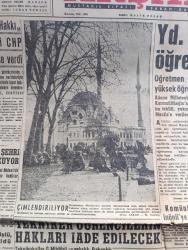 Akşam Gazetesi - Turkish Newspaper - 4 Mart 1960 - yedek subaylar köyde öğretmenlik yapacak - Başbakan Adnan Menderes Dün Demokrat Parti il idari heyeti ile toplantı yaptı Fotoğrafı - Elvis Presley terhis oldu Fotoğraf - Dolmabahçe meydanı çimlendiriliyor Fotoğrafı - Fas'ın  Agadir şehri ölü kokuyor - dünya ağır siklet boks şampiyonu Johansson geldi Fotoğrafı - yüzlerce otomobil aylardan beri gümrük depolarında çürüyor Fotoğrafı - Chessman'ın idam tarihi açıklandı - Ege vapurunda yüzlerce kilo altın saat var - Dördüncü Murat Siyah Zambak yazan Suzan Sözen Yazı Dizisi - Cengizhan'ın hazineleri  konu Abdullah Ziya Kozanoğlu resimleyen Suat Yalaz - İstanbul'da bugün bu gece sinema tiyatro programı - Karaca tiyatrosunda çöl faresi - İstanbul vasıtaları yılda 500 milyon yolcu taşıyor - Türkiye Birleşik Arap Cumhuriyeti Ordu maçı oynanıyor - Toto'da az parayla çok kazanmak istiyorsanız bu yazıyı muhakkak okuyun - Fenerbahçe'de muhalefet iki gruba ayrıldı - Turgay Şeren Yugoslavya'ya davet