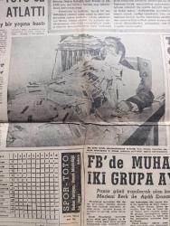 Akşam Gazetesi - Turkish Newspaper - 4 Mart 1960 - yedek subaylar köyde öğretmenlik yapacak - Başbakan Adnan Menderes Dün Demokrat Parti il idari heyeti ile toplantı yaptı Fotoğrafı - Elvis Presley terhis oldu Fotoğraf - Dolmabahçe meydanı çimlendiriliyor Fotoğrafı - Fas'ın  Agadir şehri ölü kokuyor - dünya ağır siklet boks şampiyonu Johansson geldi Fotoğrafı - yüzlerce otomobil aylardan beri gümrük depolarında çürüyor Fotoğrafı - Chessman'ın idam tarihi açıklandı - Ege vapurunda yüzlerce kilo altın saat var - Dördüncü Murat Siyah Zambak yazan Suzan Sözen Yazı Dizisi - Cengizhan'ın hazineleri  konu Abdullah Ziya Kozanoğlu resimleyen Suat Yalaz - İstanbul'da bugün bu gece sinema tiyatro programı - Karaca tiyatrosunda çöl faresi - İstanbul vasıtaları yılda 500 milyon yolcu taşıyor - Türkiye Birleşik Arap Cumhuriyeti Ordu maçı oynanıyor - Toto'da az parayla çok kazanmak istiyorsanız bu yazıyı muhakkak okuyun - Fenerbahçe'de muhalefet iki gruba ayrıldı - Turgay Şeren Yugoslavya'ya davet