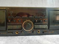 teac w-860r double cassette deck (tüm fonksiyonları sorunsuz çalışıyor, son fotoğrafta işaret ettiğim yerde çok küçük bi göçme var)