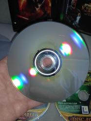 Pc oyun star wars knights 2 of the sith lords. Orijinal. kitapçık mevcut. 4 disk. Diskler 10 üzerinden 9.5 iyi durumda Koleksiyonluk