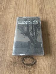 Feridun Düzağaç - Bir Devam Filmi - Siyah Beyaz Türkçe Dublaj Kaset ( Jelatinli - Ambalajında )