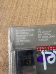 Feridun Düzağaç - Bir Devam Filmi - Siyah Beyaz Türkçe Dublaj Kaset ( Jelatinli - Ambalajında )