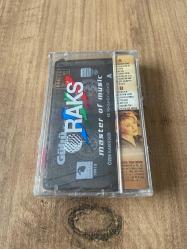 Güllü - Kırılırım Kaset ( Jelatinli - Ambalajında ) ( Ambalajında yıpranmalar vardır )