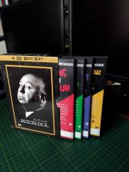 Alfred Hitchcock Koleksiyonu 4 DVD Box set Kutulu ** Düzenbaz / Genç ve Masum / Zengin ve Garip / Kapri Aşıkları