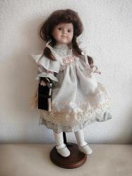 40 cm PORSELEN BEBEK ÖRGÜLÜ SAÇLI GÜLÜMSEYEN BEBEK ÇOK TATLI KUSURSUZ GÜZEL STAND SATIŞ DIŞI