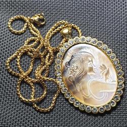 Eysell Sedef Carving Cameo Kolye