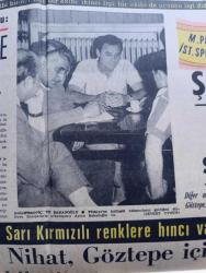 Halka ve Olaylara Tercüman Gazetesi - Turkish Newspaper - 10 Ağustos 1969 - Celal Bayar boynumda idam halkası bileklerimde kelepçe taşırken bile kimseye yalvarmadım dedi - Celal Bayar kızım Nilüfer Gürsoy bir hasım gibi çalışamaz dedi - Bu Nilüfer Gürsoy'un YTP'ye girmeyeceğine delil sayıyor - üniversitelerle polis çatışması değil Beyazıt meydanı film için harp meydanı oldu Fotoğraf - paralı askerler filminde Tony Curtis Beyazıt'ta Fotoğrafı - Üçüncü müze soyguncusu Mithat Eraslan da Edirne'de yakalandı - Borsalar Birliği Başkanı Sırrı Enver Batur yakında yeni seçime gidilecek dedi - daktilo'da 5 dünya rekoru kırdık - sözün kısası yazan Rauf Tamer - Mustafa Kemal Karabekir yazan Ahmet Kabaklı - kardeşlerin savaş meydanı yazan Celal Yardımcı - Rıfkı Alkan jokey kulübünü itham etti - Mithatpaşa stadını Galatasaray ve İstanbulspor aydınlatacak - Beşiktaş'ın yeni golcüsü Nihat Yayöz'ün sarı kırmızı renklere hıncı var Fotoğrafı - basketboldaki başarımız Polonya'yı 98 49 yendik - at yarışı