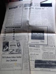 Halka ve Olaylara Tercüman Gazetesi - Turkish Newspaper - 8 Şubat 1970 - Süleyman Demirel ikili anlaşmalar konusunda bilgi verdi - Türkiye NATO'ya egemenliğini Feda etmek için değil bilakis takviye ve müdafaa için girmiştir - Adalet Partisi Senato grubu anlaşmazlığının halli için toplanıyor - Amerika'dan 150 bin ton buğday alacağız - Ankara'da elektriğe %139 hava gazına %147,5 zam yapıldı - belediyeler ilan ve reklamdan vergi alamayacak - Türkiye'de ilk organize sanayi bölgesi Manisa'da kuruldu - ODTÜ kapısı şato kapısı gibi Fotoğrafı - hac için kutsal beldeye her gün 20-25 Türk otobüsü geliyor fotoğraf - Üç yeni hücumbotu Deniz kuvvetlerine katılıyor - burç falı - kuvvet gösterileri yazan Tarık Buğra - Battal Gazi'nin torunu yazan Murat Sertoğlu Yazı Dizisi - Anadolu'nun fetih destanları yazan Mehmet Önder Yazı Dizisi - kabadayı Dündar Kılıç'ın kardeşinde de tabanca bulundu - Türkiye kupası'nda Galatasaray ve Eskişehir rahat bir rövanşa çıkıyorlar - Ahmet Taşçı herkesi boksör yaptı