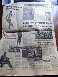 Halka ve Olaylara Tercüman Gazetesi - Turkish Newspaper - 26 Mart 1966 - Yeni Cumhurbaşkanı salı günü seçilecek - Cemal Gürsel  bugün getiriliyor - Johnson'un özel uçağı ile yurda dönen Cemal Gürsel için Gülhane Hastanesi'nde özel bir oda ayrıldı - boğaza en büyük yüzer şehir SS. France dün demir attı Fotoğrafı - Konya'da bir İslam sitesi kuruluyor - Dün Kabe'de tarihin en muhteşem cuma namazı kılındı Fotoğrafı - bazı Senatör ve  milletvekilinin  taksi ve minibüs işletmesi tenkit edildi - 3 papatyalı kadın  yazan Filiz Hataylı Yazı Dizisi - Abdülmecid Han'ın düşünce seviyesine hala erişemedik yazan S.A. Rıza Alp - iktisat dünyası - Mustafa Şenol yollara komünist olalım diye yazmış - İzmirli futbolcuların sığınağı Galatasaray - Metin Oktay Fotoğrafı - Beşiktaş için sigorta Galatasaray için ümit maçı yarın Mithatpaşa stadında - Galatasaray basketbol şubesi kaptanı Osman İncili şampiyonluğu Fenerbahçe'ye vermeyeceğiz dedi fotoğraf - Fenerbahçe kulüp başkanı Faruk Ilgaz ziyafet verdi