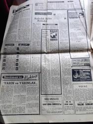 Halka ve Olaylara Tercüman Gazetesi - Turkish Newspaper - 17 Eylül 1972 - İsrail zırhlı birlikleri Lübnan sınırını geçip gerilla yuvalarını bastı - İsrail ile Lübnan çarpışıyor - Malmö'deki insan ve para pazarlığını korsanlar kazandı fotoğraf - Deniz yolları iç hatlarda %45-100 zam yaptı - 479 öğrenci düğün Çapayı gözyaşları içinde terk etti - Başbakan Ferit Melen seçimlerle ilgili kuşkular yersiz dedi - Süleyman Demirel Türkiye'nin en önemli meselesi istikrardır - Sözün Kısası yazan Rauf Tamer - tercüman 18 eylül'de pırıl pırıl yeni Anadol veriyor fotoğraf - Göztepe kalecisi Ali Artuner  Beşiktaş maçı ile formasını tekrar giyiyor - sigaralar kitaplar yazan Tarık Buğra - şiirsiz Türkiye yazan İbrahim Minnetoğlu - Volga Volga yazan Murat Sertoğlu Yazı Dizisi - Galatasaray 0 Şekerspor 0  - Vefa Göztepe'ye şans vermedi 2 0 Fotoğrafı - futbolda günün programı - at yarışları tahminleri yazan Osman Atakol - Avrupa izcilik teşkilatı genel kurulu 26 Eylül'de İstanbul'da toplanacak - Datçu