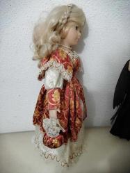 40 cm boyunda KONTES BEBEK PORSELEN SARI SAÇLI MAVİ GÖZLÜ STANDLI ÇOK GÜZEL BİR BEBEK KUSURSUZ GÜZEL