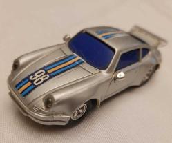 ESKİ DAĞILAN KOLEKSİYONDAN MODEL ARABA.