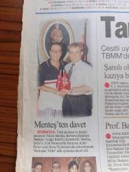 Hürriyet Ege Gazetesi - Turkish Newspaper - 14 Temmuz 1999 - çeşitli uygarlıklardan kalanları ortaya çıkarmak için çabalayan arkeologlar TBMM'de bütçe gecikmeli çıkınca ödenek alamadı - ünlü şovmen ve tiyatro sanatçısı Yalçın Menteş Bornova Belediye Başkanı Cengiz Bulut'u ziyaret etti Fotoğrafı - ÖSS Türkiye 2. Olan Karşıyaka Anadolu lisesi öğrencisi Fatma Sıla Kaplana ödül verildi Fotoğrafı - izmirlilerin yakından tanıdığı Zafer Çebi Çardak Beach Bar'da son günlerin en iyi seslerinden Melda Aygün'e eşlik ediyor fotoğraf - 1979'da kültür bakanlığının başlattığı Urla Klazomenai Kenti kazı başkanı Güven Bakır üzgün - İTO öğretim kurulu başkanı Ekrem Demirtaş ve Başkanvekili Mehmet Akyelli basın toplantısı yaptı Fotoğrafı - Emlakbanka Niler kazığı - meydanlara inek heykelleri - sendikacılar ne yapmalı yazan Durmuş Odabaşı - himmet davasında bürokrat suçlaması - davada tanıklık yapan İZSU eski Genel müdürü Yakup Basmacı yardımcısı İrfan İçöz'ü suçladı Fotoğrafı - seri ilanlar - Peugeot