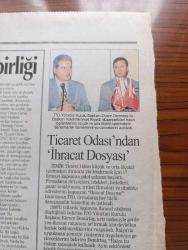 Hürriyet Ege Gazetesi - Turkish Newspaper - 14 Temmuz 1999 - çeşitli uygarlıklardan kalanları ortaya çıkarmak için çabalayan arkeologlar TBMM'de bütçe gecikmeli çıkınca ödenek alamadı - ünlü şovmen ve tiyatro sanatçısı Yalçın Menteş Bornova Belediye Başkanı Cengiz Bulut'u ziyaret etti Fotoğrafı - ÖSS Türkiye 2. Olan Karşıyaka Anadolu lisesi öğrencisi Fatma Sıla Kaplana ödül verildi Fotoğrafı - izmirlilerin yakından tanıdığı Zafer Çebi Çardak Beach Bar'da son günlerin en iyi seslerinden Melda Aygün'e eşlik ediyor fotoğraf - 1979'da kültür bakanlığının başlattığı Urla Klazomenai Kenti kazı başkanı Güven Bakır üzgün - İTO öğretim kurulu başkanı Ekrem Demirtaş ve Başkanvekili Mehmet Akyelli basın toplantısı yaptı Fotoğrafı - Emlakbanka Niler kazığı - meydanlara inek heykelleri - sendikacılar ne yapmalı yazan Durmuş Odabaşı - himmet davasında bürokrat suçlaması - davada tanıklık yapan İZSU eski Genel müdürü Yakup Basmacı yardımcısı İrfan İçöz'ü suçladı Fotoğrafı - seri ilanlar - Peugeot