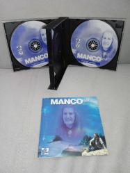 Cd Barış Manço mançoloji 1 ve 2 box albüm. 1999 baskı Orijinal. Kitapçık mevcut. CD kabında çatlaklar var. 2 Disk. Dinlemeyi etkilemeyen çizikler var, Sorunsuz çalışıyor