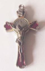 Azîz Benediktus Çarmıhı Mineli kolye ucu.