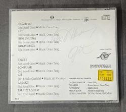 SADECE KUTU VE KARTONETTİR * CD YOKTUR * SEZEN AKSU * GİT (ESKİ BANDROLLÜ)