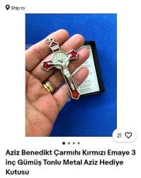 Azîz Benediktus Çarmıhı Mineli kolye ucu.