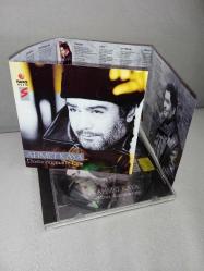 CD Ahmet Kaya dosta düşmana karşı albümü. Orijinal sarı bandrollü dönem baskı albüm. dinlemeyi etkilemeyen çizikler var sorunsuz çalışıyor.