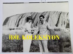 KRAL III. CHARLES'IN (CHARLES PHILIP ARTHUR GEORGE) PRENSES DIANA İLE ORİJİNAL FOTOĞRAFI - ORIGINAL PHOTOGRAPH OF CHARLES III, (CHARLES PHILIP ARTHUR GEORGE & PRINCESS DIANA) - 20 x 15 cm EBADINDA -  - () - ÖZEL ARŞİV