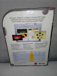 Microsoft Office ev ve öğrenci sürümü 2007. Orijinal. Kutusu sağlam. Disk 10 üzerinden 9. Cd key mevcut fakat kullanıldı mı bilmiyorum, koleksiyon amaçlı satılıktır.