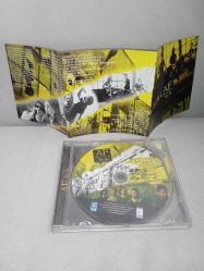 Cd AF 46:19 albümü. Orijinal. CD ön kapaklı çatlak ile dinlemeyi etkilemeyen çizikler var sorunsuz çalışıyor.