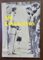 KRAL III. CHARLES'IN (CHARLES PHILIP ARTHUR GEORGE) ORİJİNAL HABER AJANSI BASIM FOTOĞRAFI (KAĞIT BASKI) - NEWS AGENCY PHOTO (PAPER PRINT) OF CHARLES III, (CHARLES PHILIP ARTHUR GEORGE) - 25 x 17 cm EBADINDA - PRINCE CHARLES & PRINCE WILLIAM