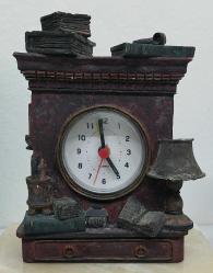 Avrupa, Minyatür/Dekoratif Kitaplık Temalı Masa Saati. Eskitmeli/Patinalı. Saat Çalışır Durumda. Quartz Marka. (135x100x40 mm)