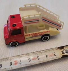 LOT.13 » TÜRKİYEDE TEK. 70LERİN HAVAALANI ARACI. MODEL. EŞSİZ.