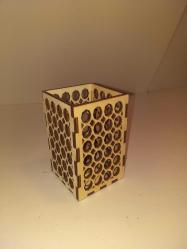 Işık açıkken sıcak ve davetkâr, kapalıyken heykelsi bir siluet.                Mimar tasarımı