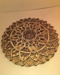 Işık açıkken sıcak ve davetkâr, kapalıyken heykelsi bir siluet.                Mimar tasarımı