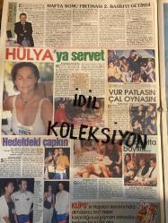 HAFTA SONU GAZETESİ - DOĞUM GÜNÜ HEDİYESİ (TURKİSH - NEWSPAPER) - TAM TAKIM 24 SAYFADIR - 24 HAZİRAN 1998 - Sayı: 25 -Seren Serengil-Gökhan Bilik-Ozan Şer-Tuncer Öztarhan-Ateş Çelik-Erol Atar-Hülya Avşar-Ayşegül Aldinç-Ayhan Oral-Tarkan-Mehmet Söğütoğlu-Umur Turagay-Emel Sayın-Yusuf Şener-Türkan Şoray-Kadir İnanır-Faruk Turgut-Şerif Gören-Nurseli İdiz-Can Gürzap-Emel Yıldırım-Erdal Acar-Demet Şener-Mustafa Yiğit-Zuhal Olcay-Alişan-Şahsenem-İzzet Yıldızhan-Meltem Cumbul-Salih Keçeci-Özer Ahıska-Hakan Yağcı-Altar Sarıoğlu-Dursun Karadağ-Nükhet Duru-Aslı Gedik-Adnan Şenses-Reyhan Karaca-Funda Gürdağ-Muazzez Abacı-Hakan Ural-Hande Ataizi-Sibel Can-Deniz Pulaş-Hilal Hatipoğlu-Canan Mutluer-Nesrin İçli-Tuba Pekaslan-Salih Keçeci-Ebru Gündeş-Gökhan Arsoy-Devran Güneş-Sinem Güven-Mehmet Edin-Murat Başoğlu-Hakan Yağcı-Mustafa Doğan-İsmet Sezgin-Murat Karahan-Elçin Harmankaya-Şahin Özer-Özlem Savaş-Fırat Tur-Orhan Gencebay-Ayşe Ersayın-Sevim Emre-Nur Yelkenci-Vedat Yelkenci-İsmail Türüt Posteri