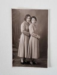 Cumhuriyet Erken Dönem Kadınlar Stüdyo Fotoğrafı 1931