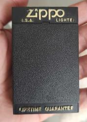 ZİPPO ORİJİNAL KUTUSUNDA KULLANILMIŞ ÇAKMAK 280 MAS.  SİYAH.