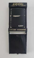 ZİPPO ORİJİNAL KUTUSUNDA KULLANILMIŞ ÇAKMAK 280 MAS.  SİYAH.