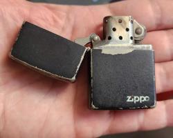 ZİPPO ORİJİNAL KUTUSUNDA KULLANILMIŞ ÇAKMAK 280 MAS.  SİYAH.