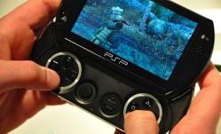 SONY PSP GO OYUN KONSOLU - FULL OYUN DOLU - SON MODEL SONY PSP - KOLLEKSİYON ÜRÜNÜ