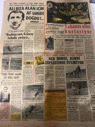 TERCÜMAN GAZETESİ - DOĞUM GÜNÜ HEDİYESİ (TURKISH NEWSPAPPER) - 29 ŞUBAT 1972 - SADECE DÖRT SAYFADIR -Aykan-İnönü-Suna San-Ulvi Yenal-Rauf Tamer-Züleyha Münif-Kemal Ilıcak-Ali Rıza Alan-Necip Kapanlı-Kemal Belgin-Halit Kıvanç-Benzollü tarım ilaçlarından da 41 vatandaşın öldüğü açıklandı-Benzol kullanmak şarta bağlanacak-Dışardaki işçi paraları yurda getirilecek-Yayınımız üzerine ilgililer harekete geçti ve-Yangın söndürme gemisi ilk tatbikatında denize su sıktı-Sıkıyönetim mahkemesi savcı ve hakimleri şahitlik yaptı-Mahkemeye hakaret eden beş avukat yargılandı-Diyarbakırda 10 ayda 1678 silah ele geçirildi-Büyük şehir büyük dert-Dünyayı değiştiren hafta-Bütün elektrik süpürgeleri emer fakat bu kâfi mi-Ali Rıza Alan için af ümidi doğdu-Beşiktaş şans G Saray futbolla yürüyor-Trabzon Kayseri maçında çifte doping yapıldı-Fenerbahçeyi yabancı eller kurtarıyor-Her horoz kendi çöplüğünde ötemiyor-Kocaelispor boksta Bursa İhtisası 8-1 yendi-Türkiye kupasında yarı Saner 4 gücü ile oynuyor-Haftanı