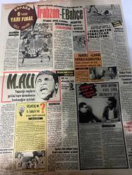 TERCÜMAN GAZETESİ - DOĞUM GÜNÜ HEDİYESİ (TURKISH NEWSPAPPER) - 12 ŞUBAT 1975 - SADECE DÖRT SAYFADIR -Celal Bayar-Demirel-Rauf Tamer-Ahmet Kabaklı-Necati Bilgiç-Aydın İrgen-Doğan Ersavaş-M Ali-Mansell-Veres Gyözö-Kemal Ilıcak-Hz Muhammed-Milliyetçi Cepheye görev verilmesi bekleniyor-Celal Bayar bunalıma son verme gayretinde-Van civarında 70 yolcu donmaktan son anda kurtarıldı-Kış ulaşımı kesilince başlayan kızamık grip ve boğmaca salgınında birçok il ve ortaokullar kapatıldı-500 yıllık kutsal kitap müzeye kaldırıldı-Hz Muhammedin türbesi başında 300 yıl okunan Kuranı Kerim bulundu-Silahlı çatışmalara davranış bozukluğu yol açıyor-Küçüklüğünde beyin sarsıntısı geçirenler saldırgan oluyor-Karamanlis Türkiye ile barış içinde yaşamalıyız-Celal Bayarın son misyonu-Asıl mesele-Bir akıllı oyun-Ben de baster aldım-Ters memleket olduk vesselam-Milliyetçi cepheye görev bekleniyor-Bir taşla iki kuş-Anne biz de Siemens alalım-Kupada 6 takım yarı final yolu arıyor-Trabzon F Bahçe-Verilmeyen penaltıl