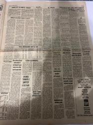 TERCÜMAN GAZETESİ - DOĞUM GÜNÜ HEDİYESİ (TURKISH NEWSPAPPER) - 4 ŞUBAT 1975 - SADECE DÖRT SAYFADIR -Kenan Akın-Rauf Tamer-Ahmet Kabaklı-Yusuf Kılıç-Mesut Kılıç-Ünal Candar-Suna San-Ahmet Beken-Faik Türkmen-Kemal Gökçe-Atilla Gökçe-Zekai Baloğlu-Ekmek fiyatları yüzde 40 artıyor-Tekel maddelerine büyük zam yapıldı-TRT yönetim kurulu İpekçiye karşı çıktı-Tercüman ekibinin bulduğu parçalar savcılığa teslim edildi-Bursa uçağının yeri dün de bulunamadı-Enerji kısıtlaması bugün yine başlıyor-Elektrik kesintisi 1.5 saat sürecek-Libya 1975 Türkler en büyük sevgi ve saygıyı görürler-Üçüncü dünya-Türk ordusu yalnız er meydanında silahını kullanır-Sizi siz yapanız-İhbar kabul edin-Kayıp-Avukatlar emekli olduktan sonra da çalışacak-Otobüs tankerle çarpıştı 5 ölü var-Sıkıyönetim bir ay daha uzuyor-İşçi emeklilerinin maaşları artırılacak-Urfa ve Siverekte eczaneler süresiz boykota başladı-Fakülteler ara tatiline girdi-Ali Sami Yen stadı ne güne duruyor-50 milyon lira sokağa atıldı-F Bahçe isimsiz bir