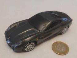 DAĞILAN KOLEKSİYONDAN MODEL ARAÇ.