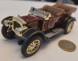 KOLEKSİYONLUK KLASİK MODEL ARABA. EŞSİZ DETAYLAR.