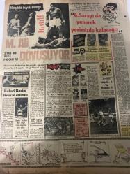 TERCÜMAN GAZETESİ - DOĞUM GÜNÜ HEDİYESİ (TURKISH NEWSPAPPER) - 21 KASIM 1972 - SADECE DÖRT SAYFADIR -Yunus Emre-Bedi N Şehsuvaroğlu-Rauf Tamer-Züleyha Münif-Cüneyt Gökçer-Seyit Karagözoğlu-Necip Kapanlı-Mehmet Aytekin-Ali Turgut-Ferit Uçar-Rasim Aydın-Rasim-Willy Brandt-Süleyman Demirel-Cevdet Sunay-Faruk Gürler-Ferit Melen-Bülent Ecevit-Muhammed Ali-Bob Foster-İnci’yi İsteyiniz-Tercüman 1001 Temel Eser Müjdeler-Yunus Emre Divanı-Huzur-Hükümetin tek güveni Meclistir-Bir ailenin dört ferdi trafik kazasında öldü-Bekçibaşı katil oldu-Beraber yaşadığı eski eşini beylik tabanca ile öldürdü-Sanayileşme hızımız yüzde 10’un üstünde-Brandt Doğu ile barışı hemen imzalayacağım-Askeri savcı Kürkçü ve 3 arkadaşı için idam istedi-1001 Temel Eser-Sovyet liderinin Amerika ile daha yakınlaşma arzusu-Merkezi İstanbul’da bulunan büyük bir şirket pazarlama elemanı arıyor-Bu siz olabilirsiniz-Acı bir kayıp-Faruk Kalabay ailesi-M Ali dövüşüyor-G Sarayı da yenerek yerimizde kalacağız-Rumenler rakipsiz oldukl