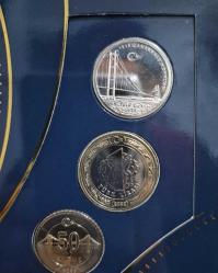 2022 Darphane Madeni   içinde  Hatıra Gümüş 1 Türk Lirası dahil orjinal Set