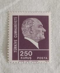 PUL0331-TÜRKİYE CUMHURİYETİ 1975 ATATÜRK TEMALI PUL 250 KURUŞ